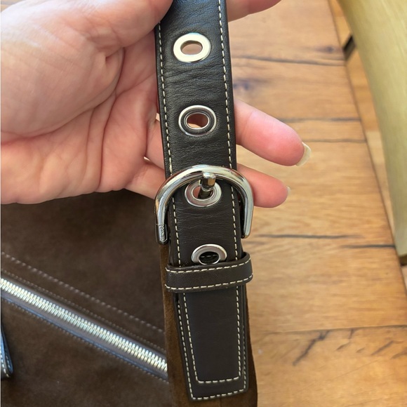 Vintage Suede Coach East-West large crossbody. Excellent cond. Dark Brown - Picture 9 of 12